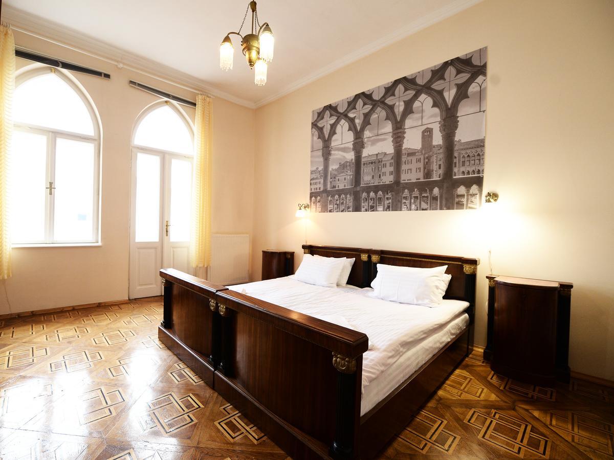 The Historical Family Nest In City Centre Lviv Exterior foto