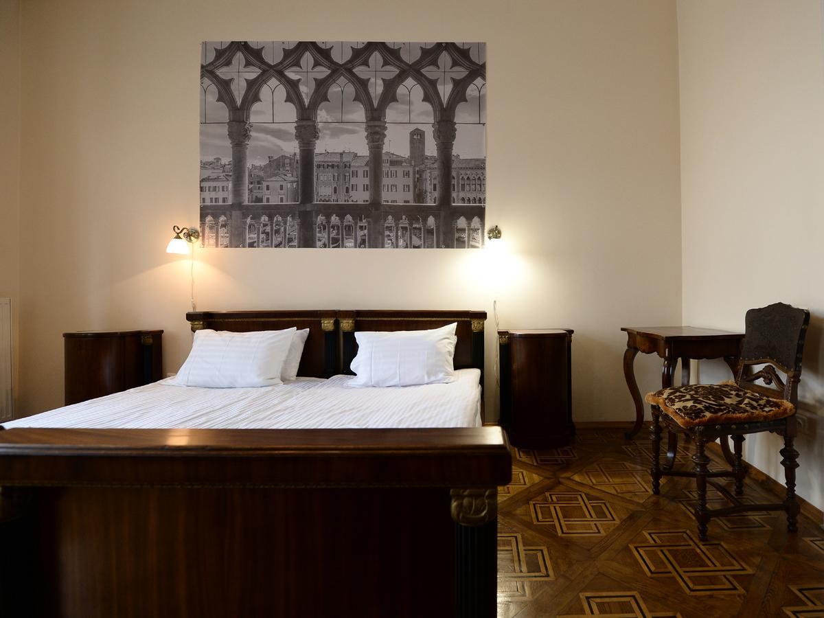 The Historical Family Nest In City Centre Lviv Exterior foto