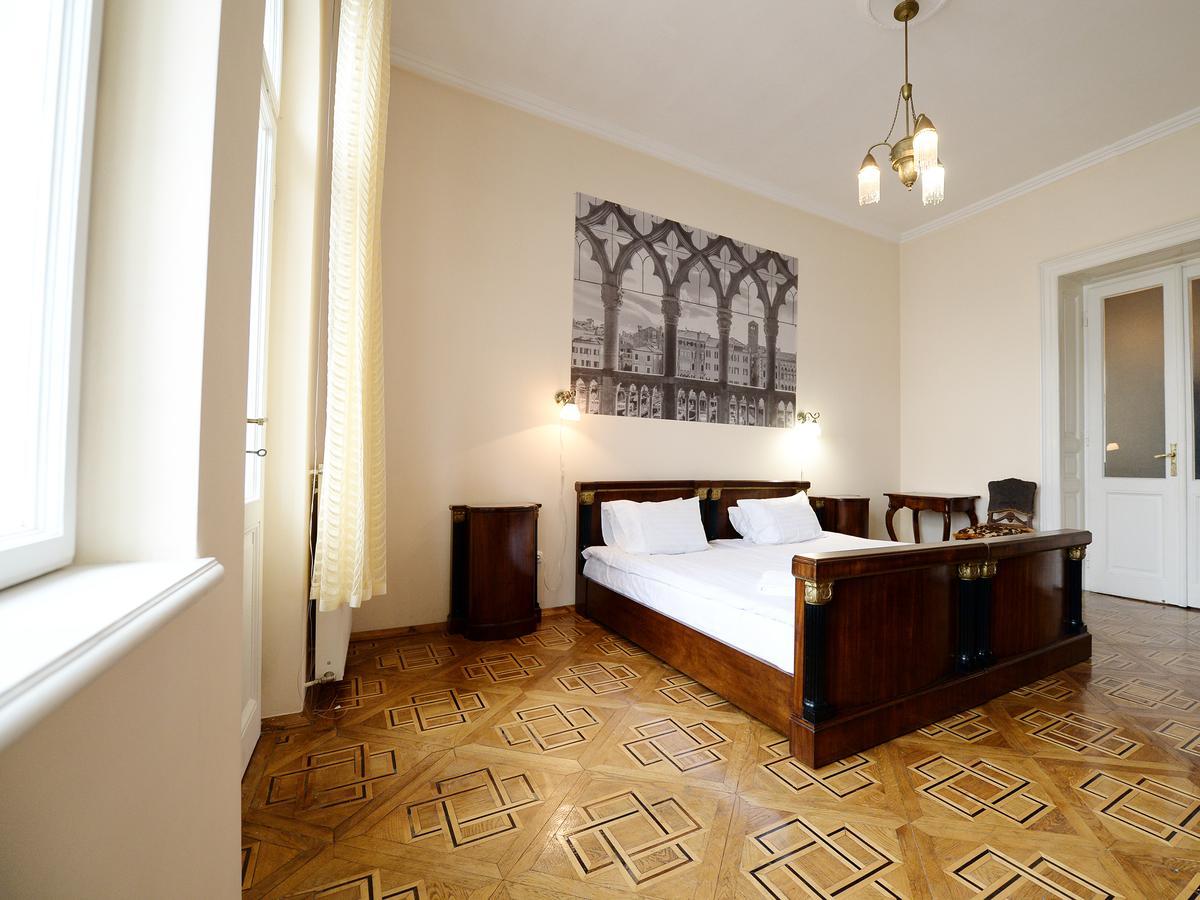 The Historical Family Nest In City Centre Lviv Exterior foto