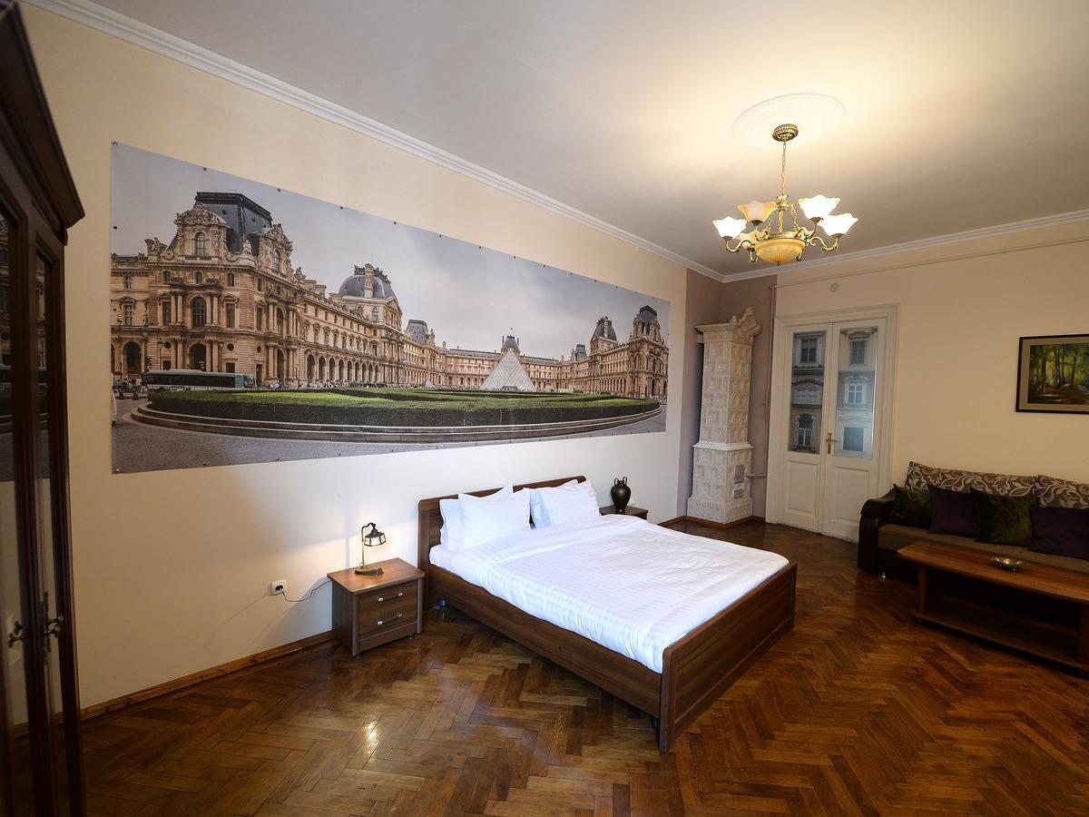 The Historical Family Nest In City Centre Lviv Exterior foto